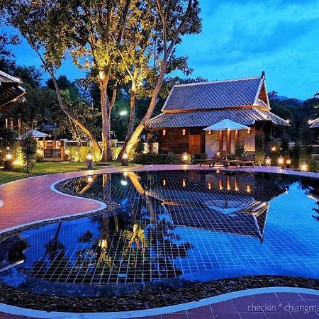 Ruean Racha Chiang Mai Exterior foto