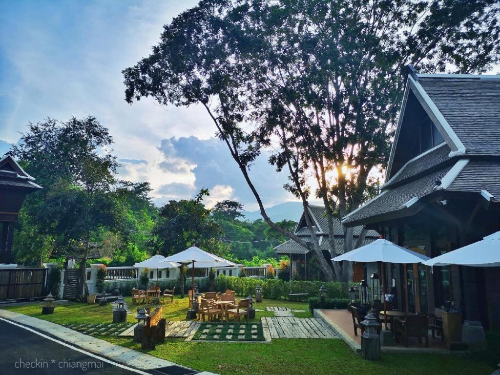 Ruean Racha Chiang Mai Exterior foto
