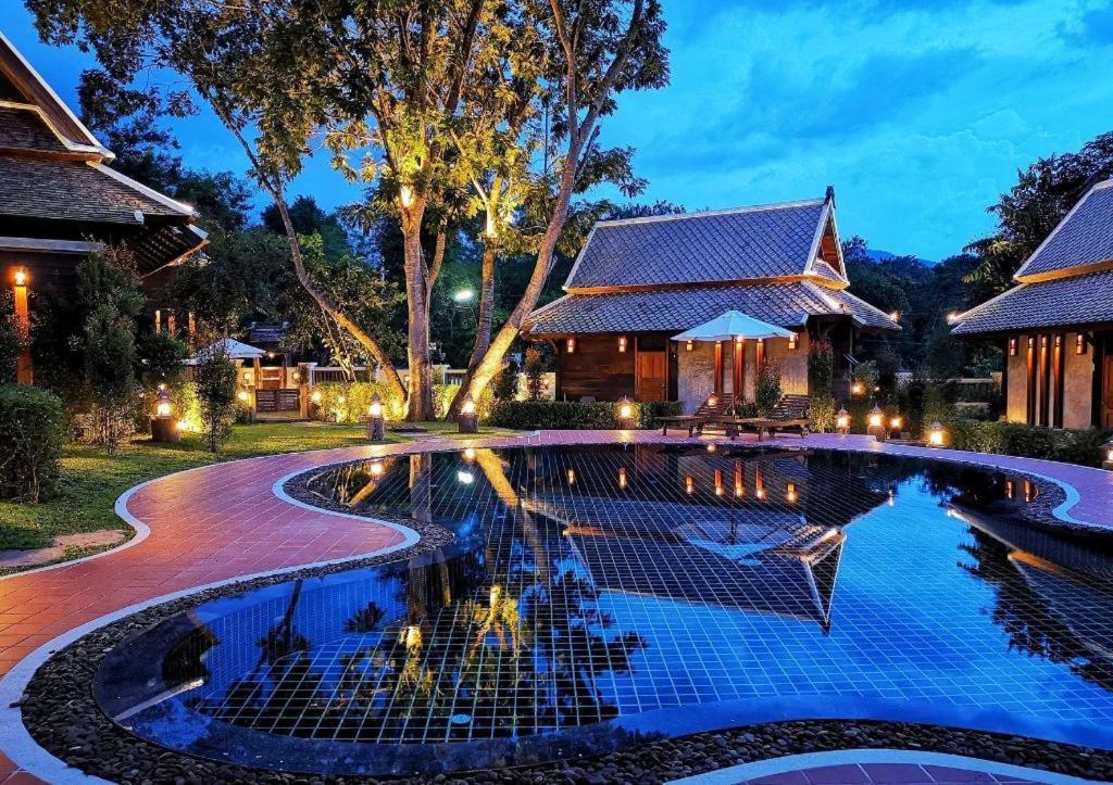 Ruean Racha Chiang Mai Exterior foto