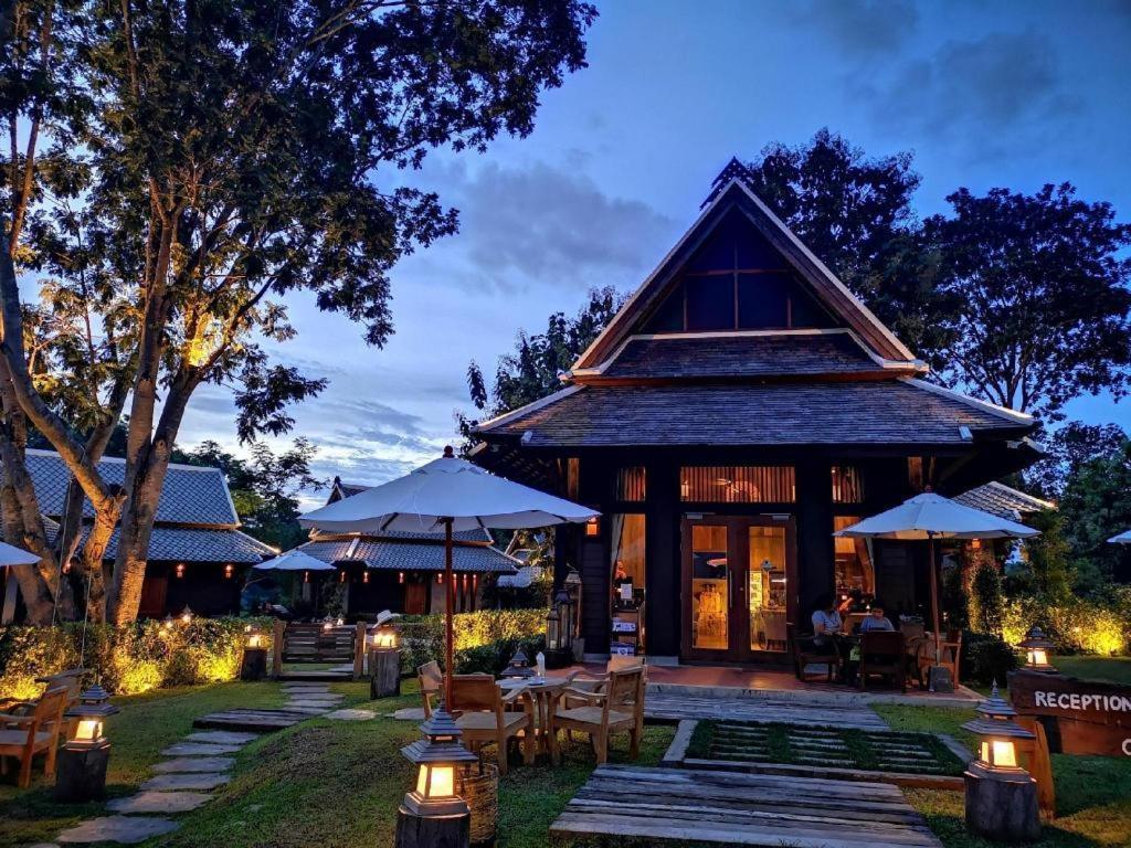 Ruean Racha Chiang Mai Exterior foto