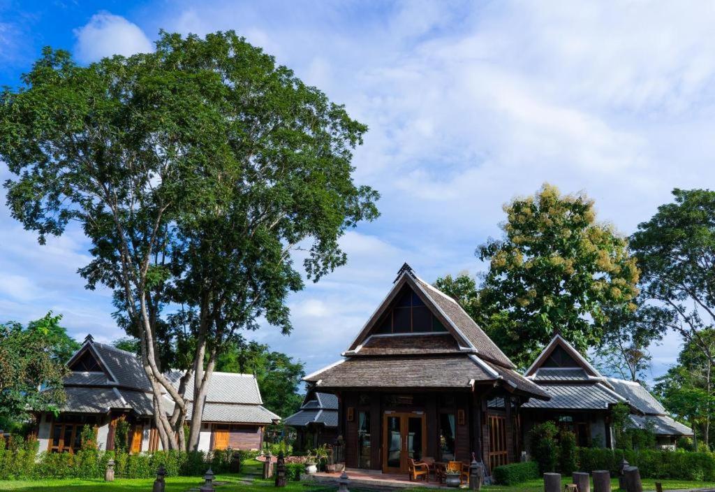 Ruean Racha Chiang Mai Exterior foto