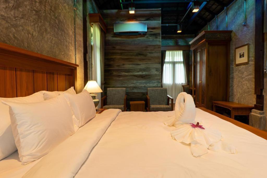 Ruean Racha Chiang Mai Exterior foto